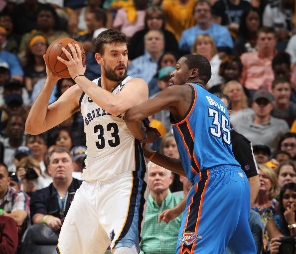 据熟悉他的 据熟悉他的